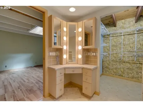 617 NE 120th Avenue Portland OR 97220