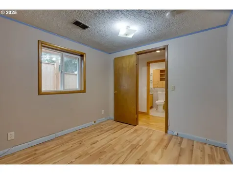 617 NE 120th Avenue Portland OR 97220