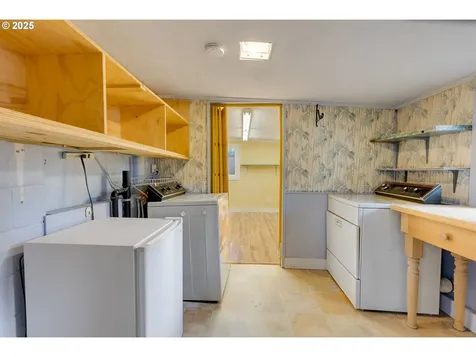 617 NE 120th Avenue Portland OR 97220