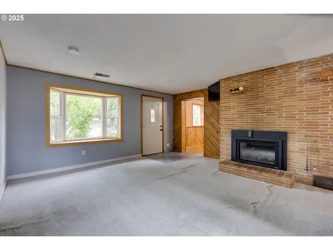 617 NE 120th Avenue Portland OR 97220