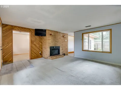 617 NE 120th Avenue Portland OR 97220
