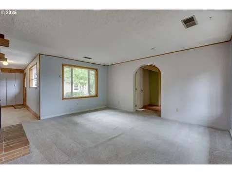 617 NE 120th Avenue Portland OR 97220