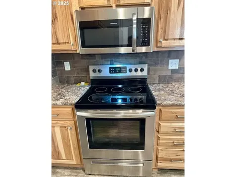 520 Shorepines Place Coos Bay OR 97420