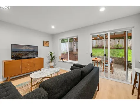 735 SW Caldew Drive Portland OR 97219