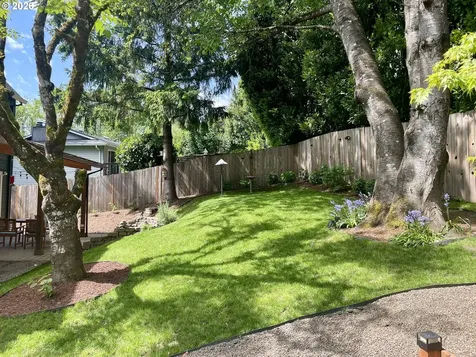 735 SW Caldew Drive Portland OR 97219