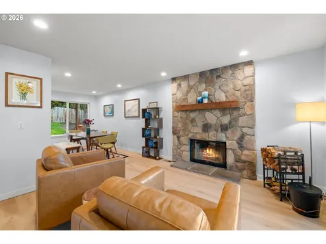 735 SW Caldew Drive Portland OR 97219