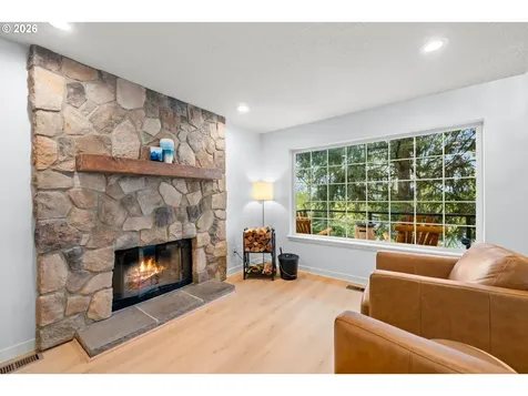 735 SW Caldew Drive Portland OR 97219