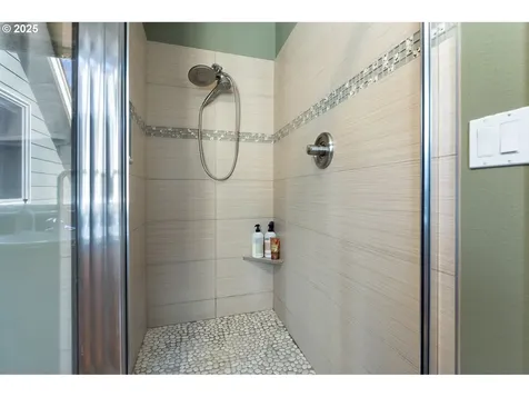5201 NW 141st Street Vancouver WA 98685