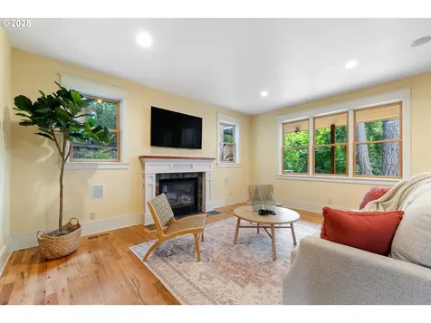 1772 White Oak Drive Eugene OR 97405