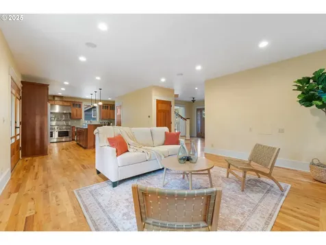 1772 White Oak Drive Eugene OR 97405