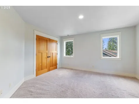 1772 White Oak Drive Eugene OR 97405