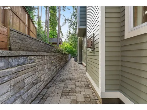 1772 White Oak Drive Eugene OR 97405
