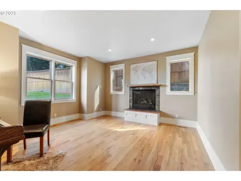 1772 White Oak Drive Eugene OR 97405