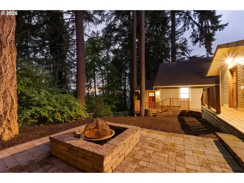 1772 White Oak Drive Eugene OR 97405