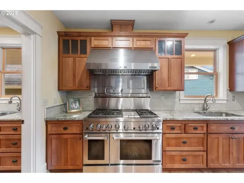 1772 White Oak Drive Eugene OR 97405