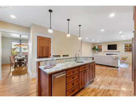 1772 White Oak Drive Eugene OR 97405