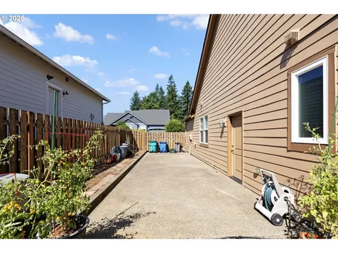 1509 W Alder Place La Center WA 98629