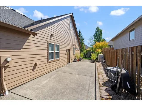 1509 W Alder Place La Center WA 98629