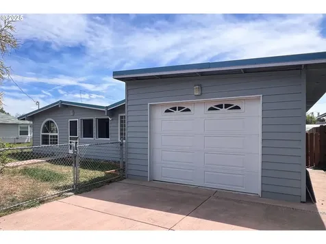 1214 NE Loper Avenue Prineville OR 97754