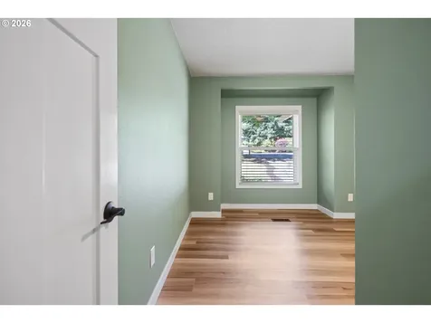 6422 SW Roundtree Court Portland OR 97219