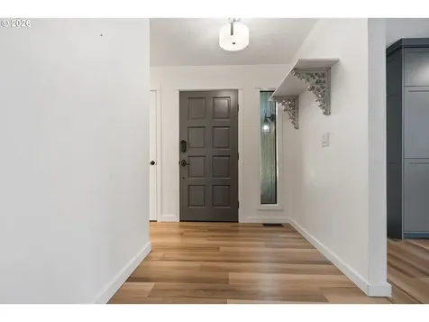 6422 SW Roundtree Court Portland OR 97219