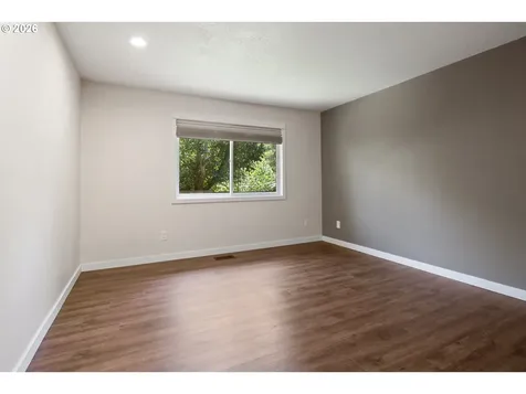 6422 SW Roundtree Court Portland OR 97219