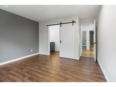 6422 SW Roundtree Court Portland OR 97219