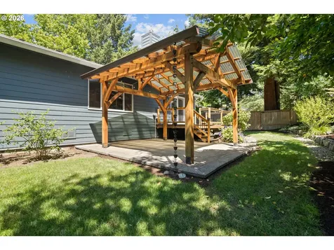 6422 SW Roundtree Court Portland OR 97219