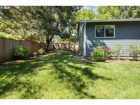6422 SW Roundtree Court Portland OR 97219
