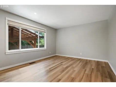 6422 SW Roundtree Court Portland OR 97219