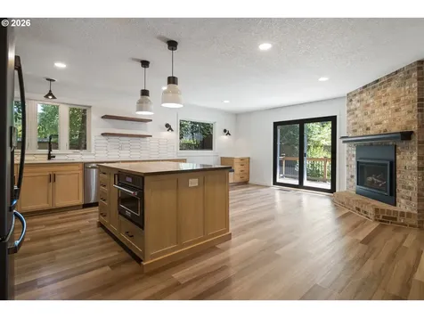 6422 SW Roundtree Court Portland OR 97219