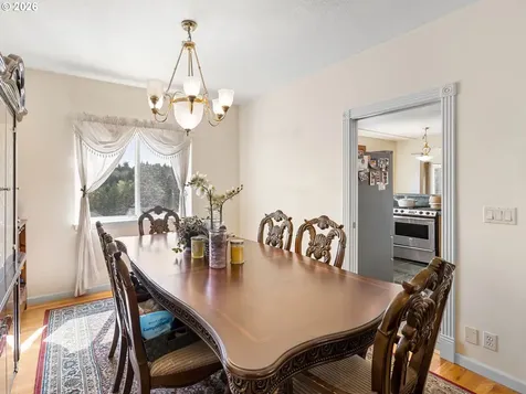 15348 SE Henderson Way Portland OR 97236