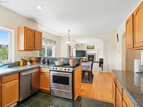 15348 SE Henderson Way Portland OR 97236