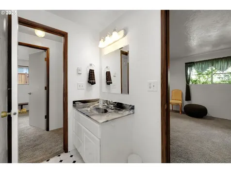 710 Janus Street Springfield OR 97477