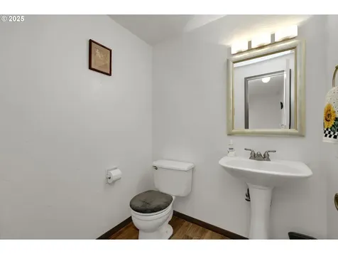 710 Janus Street Springfield OR 97477