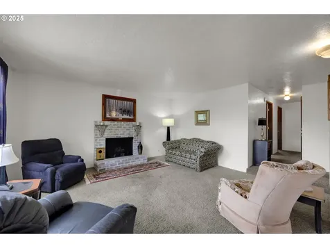 710 Janus Street Springfield OR 97477
