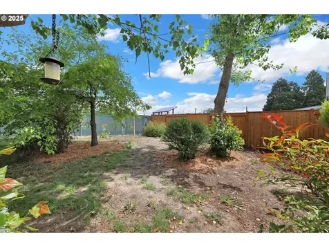 710 Janus Street Springfield OR 97477