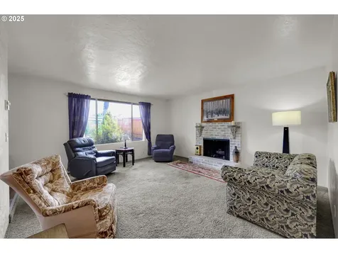 710 Janus Street Springfield OR 97477