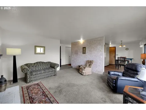 710 Janus Street Springfield OR 97477