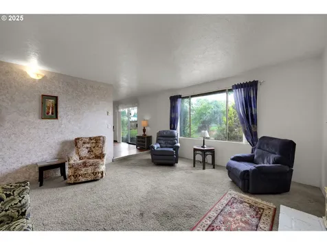 710 Janus Street Springfield OR 97477