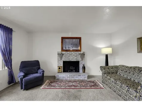 710 Janus Street Springfield OR 97477