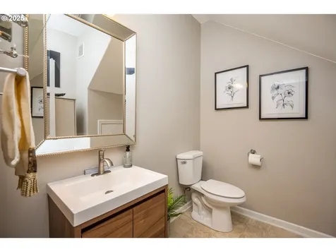 1660 Riley Lane Eugene OR 97402