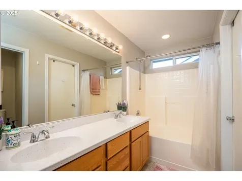 1660 Riley Lane Eugene OR 97402