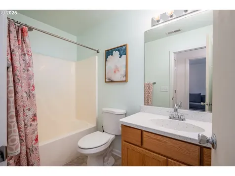 1660 Riley Lane Eugene OR 97402