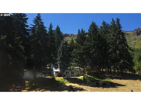 1620 Touchstone Lane Roseburg OR 97471
