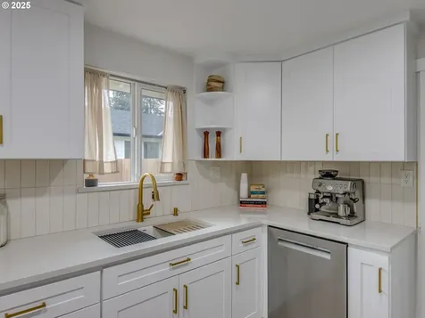 843 SE 147th Avenue Portland OR 97233