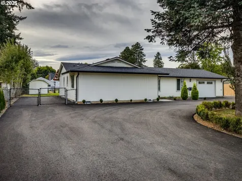 843 SE 147th Avenue Portland OR 97233