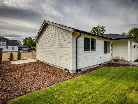 843 SE 147th Avenue Portland OR 97233