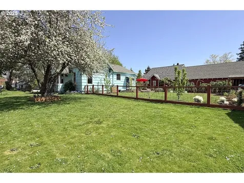 7036 N Burr Avenue Portland OR 97203