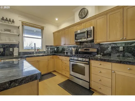 6282 NE Brighton Street Hillsboro OR 97124